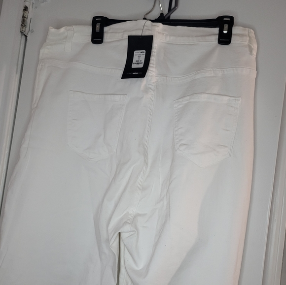 White Fashion Nova stretch flare jeans - Picture 3 of 4